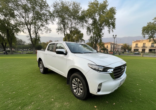 Camioneta Mazda BT-50, 2022 - Blanco, 4x4, FULL, Automática, 55.000 kms