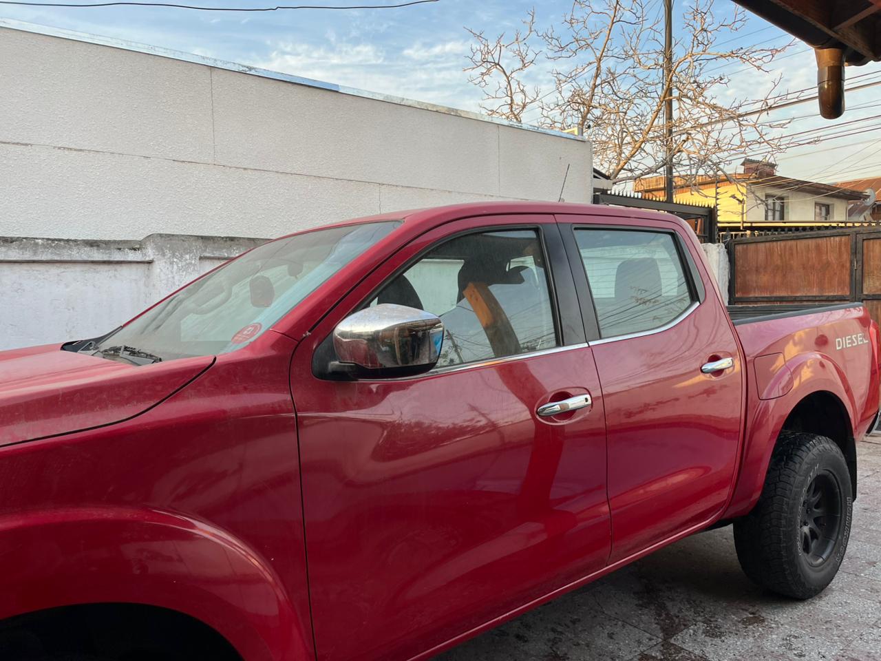 Camioneta Nissan NP300, 4x4   2016, FULL, mecánica, 165.000 kms