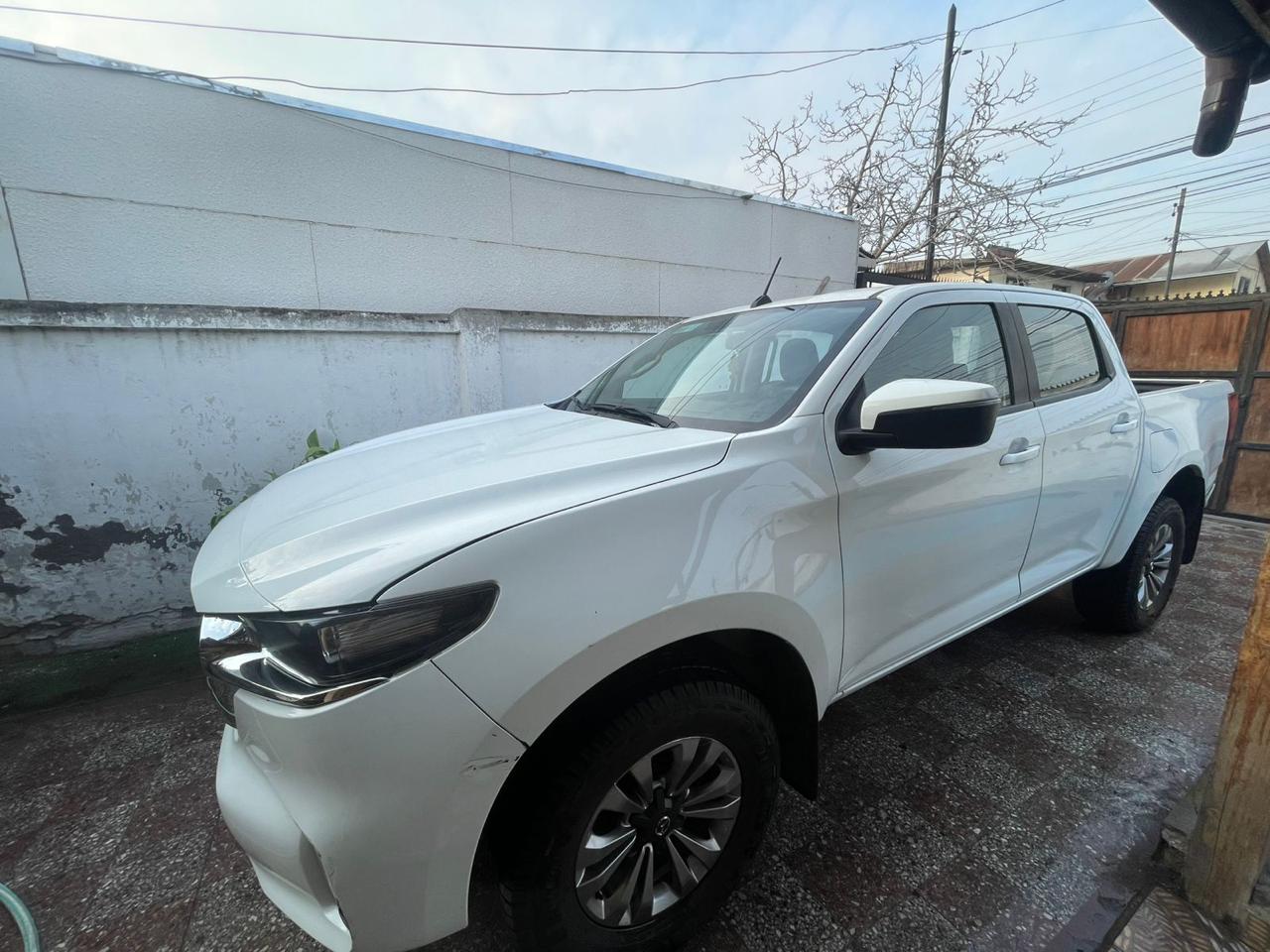 Camioneta Mazda BT-50, 2022 - Blanco, 4x4, FULL, Automática, 55.000 kms